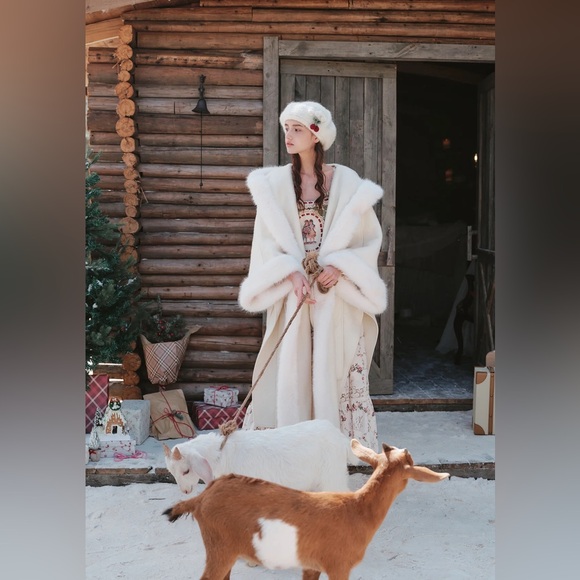 *NWT* LACEMADE Snow Fox Fantasy Land Coat in Winter White, Fully Lined, Belt — S - Picture 5 of 10